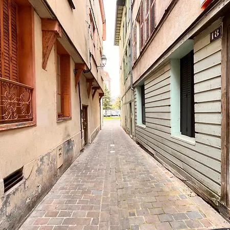 La Parenthese De L'eau Benite