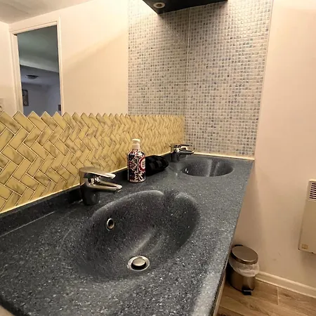 La Parenthese De L'eau Benite * Troyes